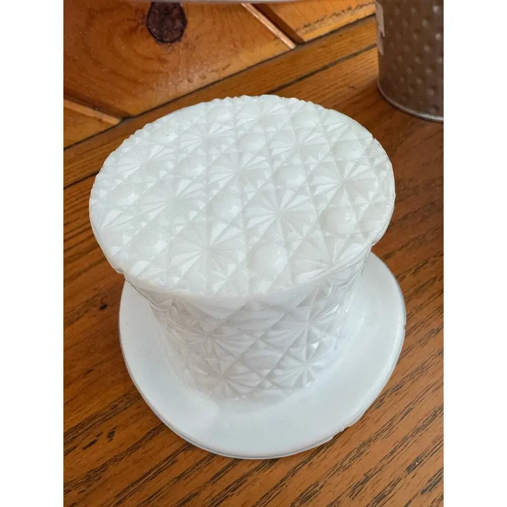 Vintage Fenton Milk Glass Top Hat Daisy and Button Pattern - Picture 8 of 12